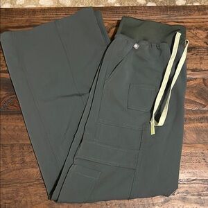 Women’s Figs Olive Scrub Pants S